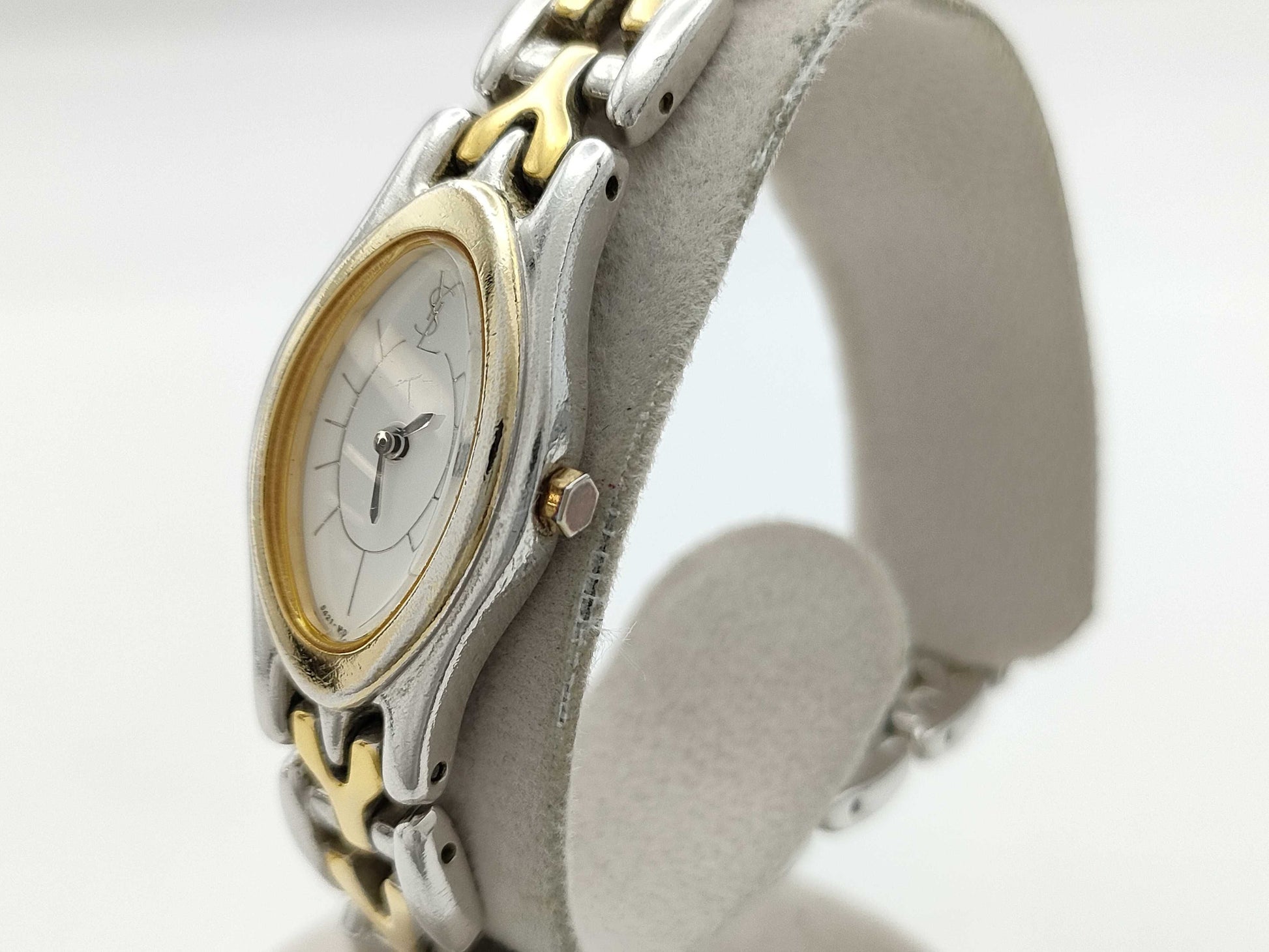 Yves Saint Laurent YSL 5421-H08314 970382 Quartz Immovable Women's Watch