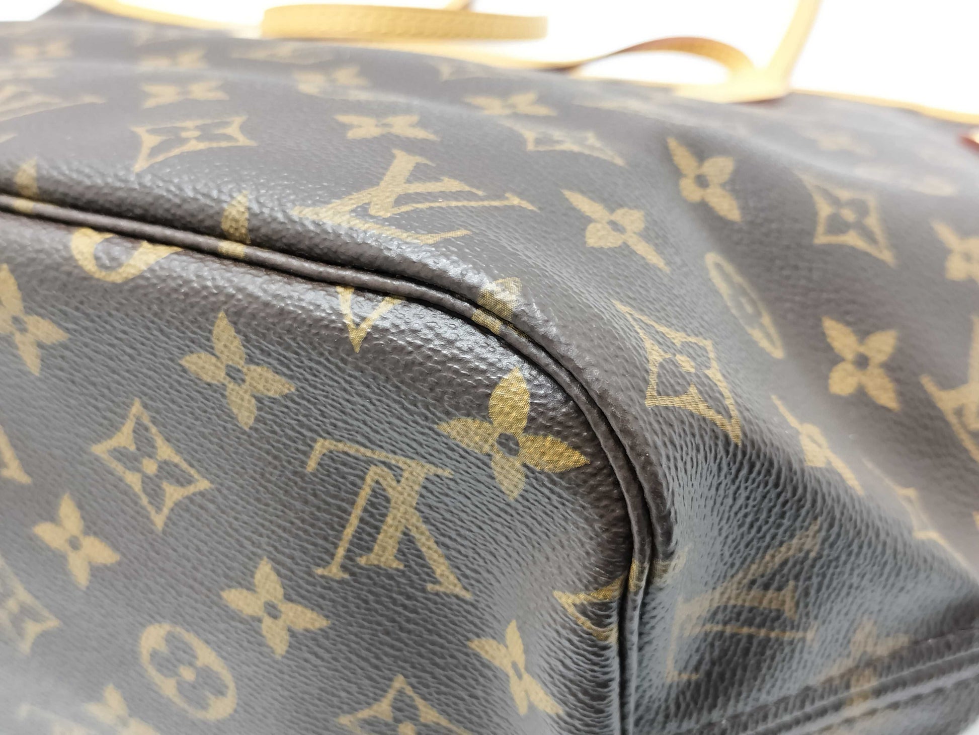 LOUIS VUITTON Monogram Vuitton Monogram Neverful MM Tote Bag