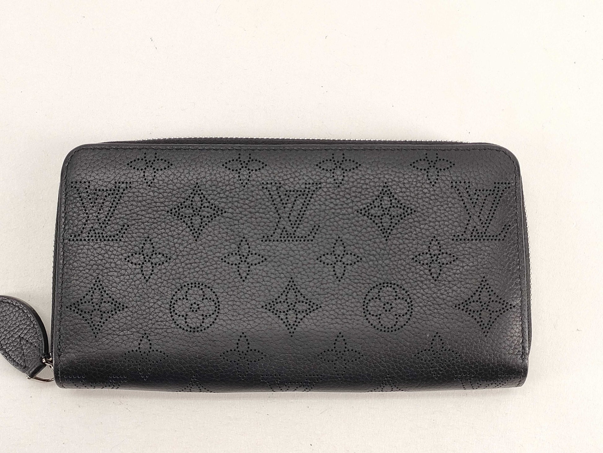 LOUIS VUITTON Mahina Zippy Wallet M61867 Wallet