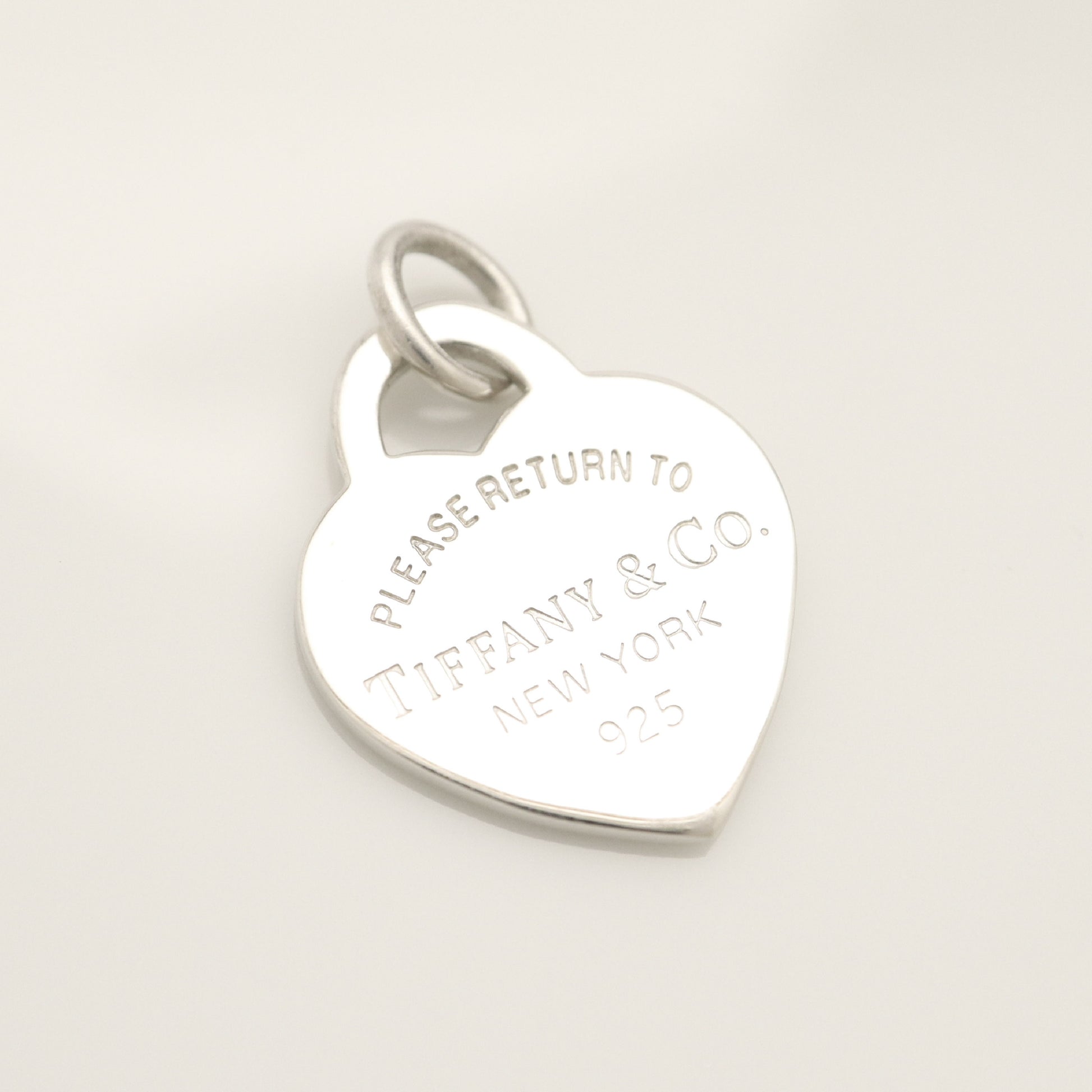 Tiffany&Co. Tiffany&Co. Tiffany&Co. Tiffany&Co. Return to Tiffany Heart Tag Charm Silver925 SV925 Weight 2.35g Pendant Top