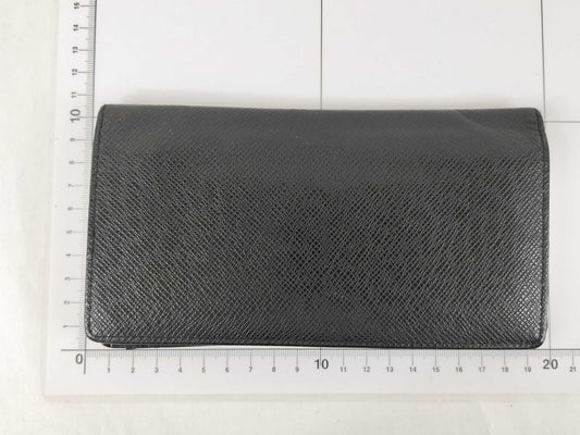 LOUIS VUITTON Taiga Portefeuille Brazza M32572 MB0139 Wallet