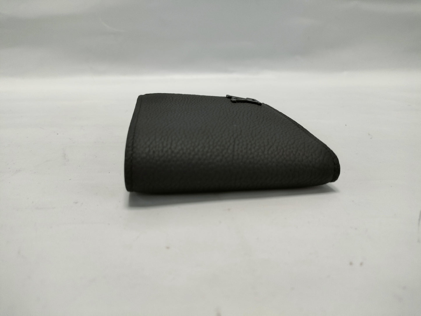 LOUIS VUITTON Portefeuille Multiple M69829 Wallet