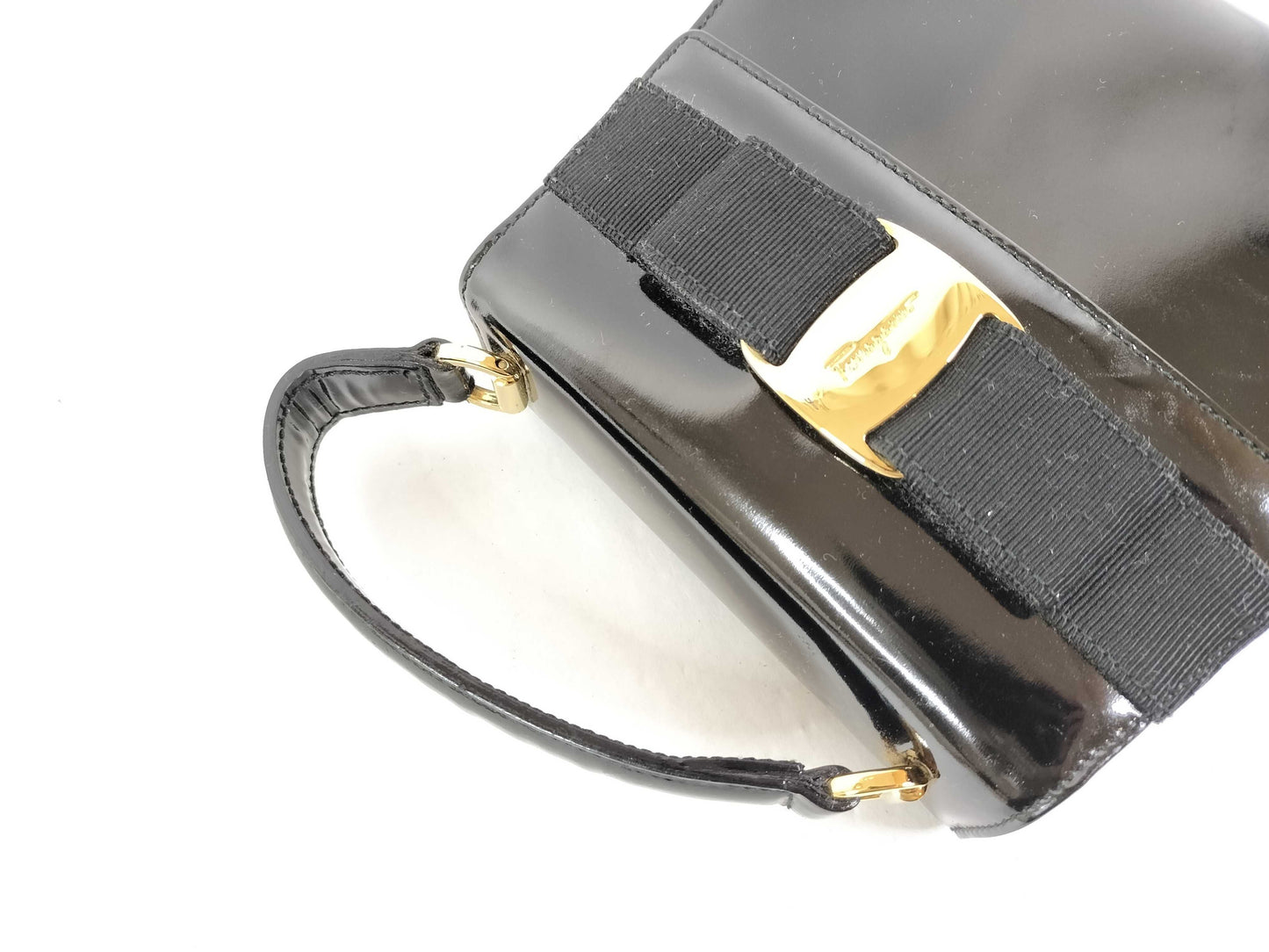 Salvatore Ferragamo Vara 2-way handbag in patent leather with Vara ribbon in black
