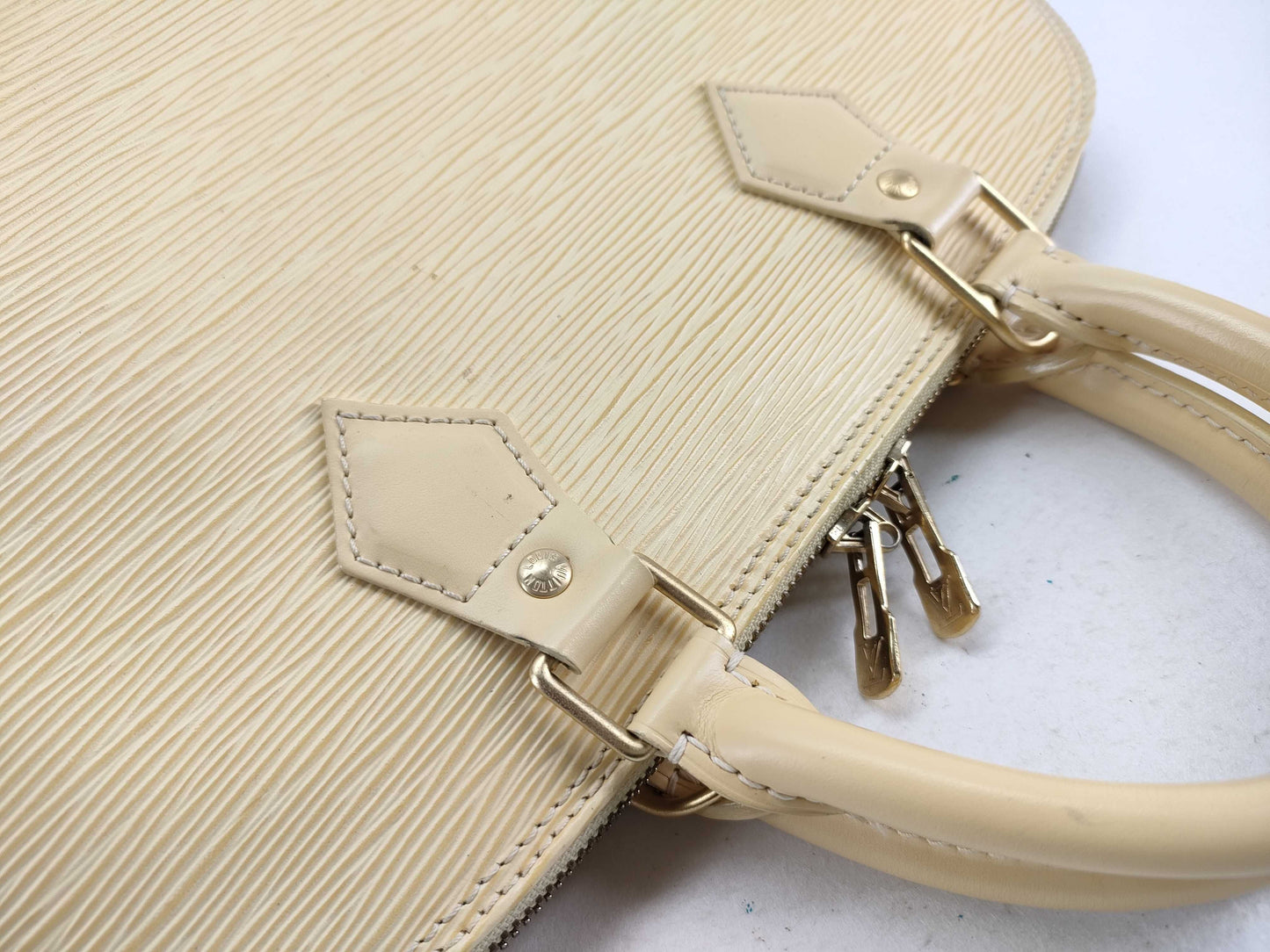 LOUIS VUITTON Epi Alma Handbag in Light Yellow