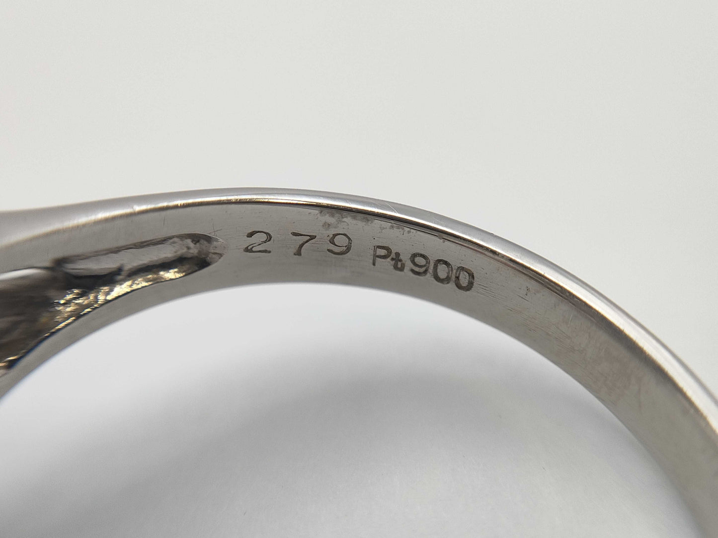 S2.79ct D0.44ct PT900 8.6g Ring