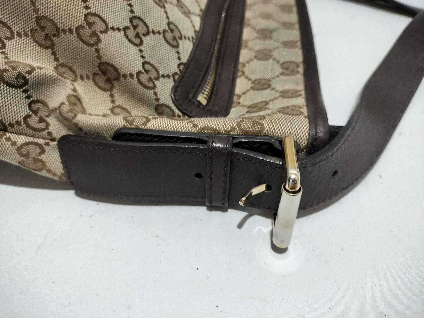 GUCCI GG Canvas Shoulder Bag