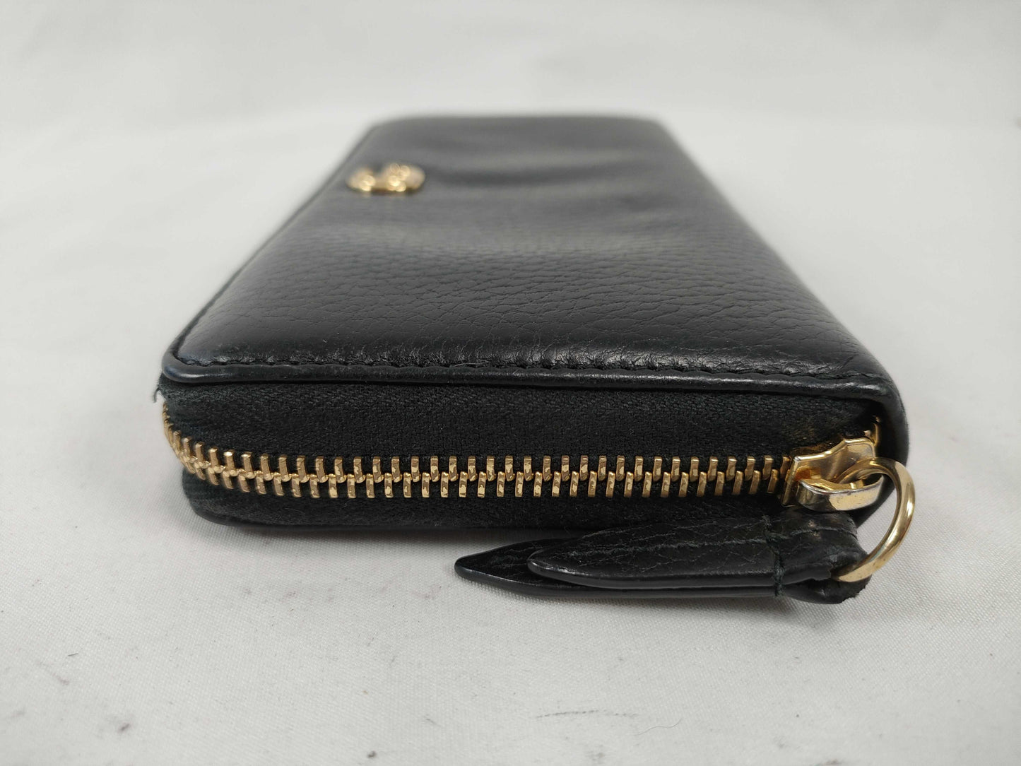GUCCI Leather Zippy Wallet Black