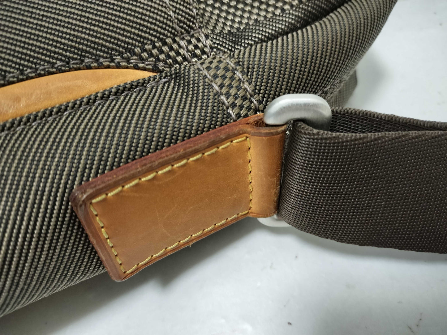 LOUIS VUITTON Damier Juan Citadan Messenger Shoulder Bag