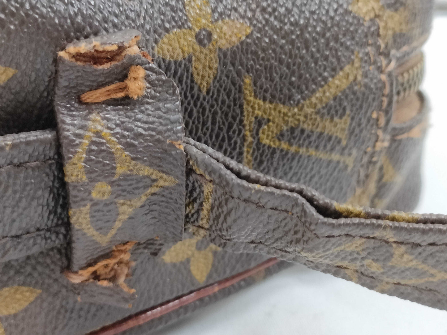 LOUIS VUITTON Monogram Shoulder Bag