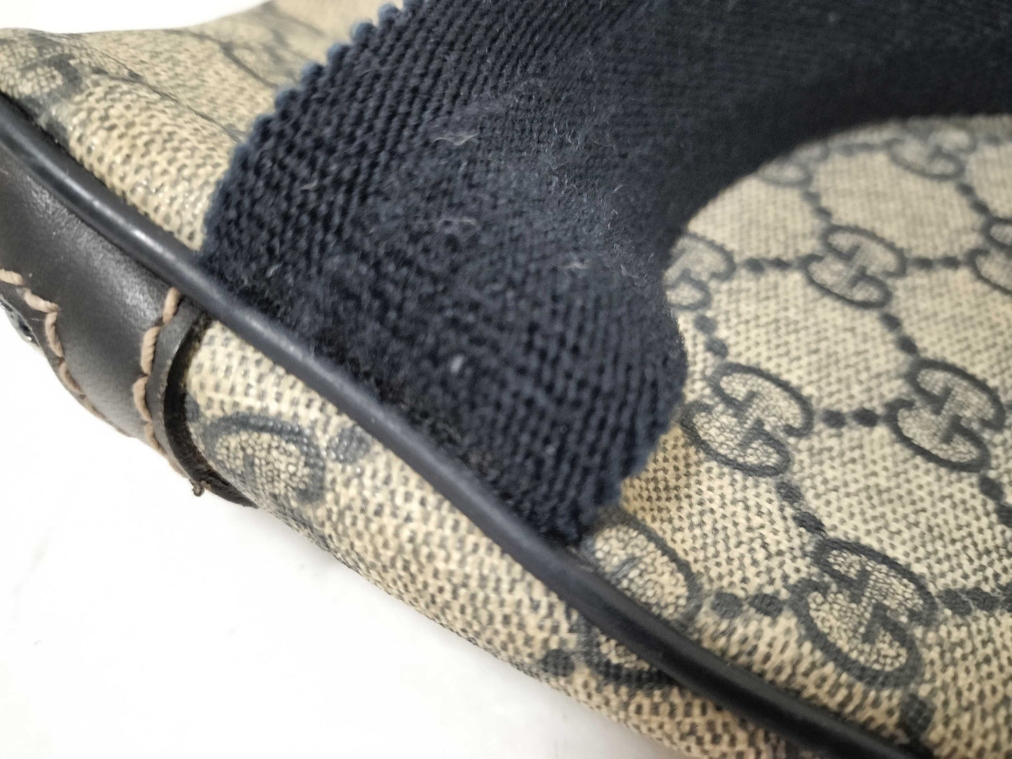 GUCCI GG Supreme Gucci GG Body Bag Shoulder Bag