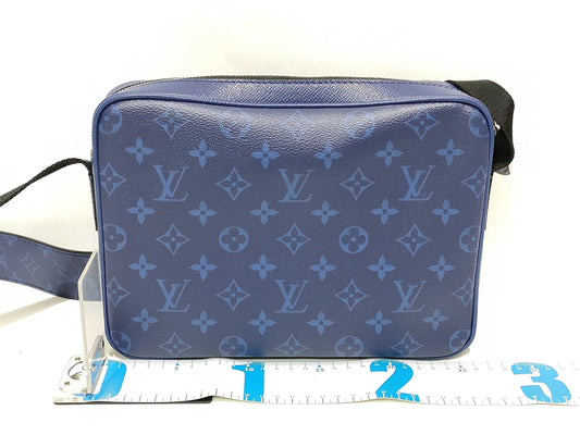 LOUIS VUITTON Monogram Louis Vuitton Shoulder Bag