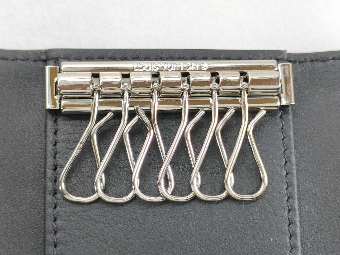 LOUIS VUITTON Monogram Empreinte LV Victor Key Case Key Case/Key Holder