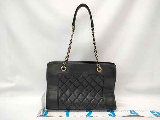 CHANEL Matelasse Lambskin Chain Tote Bag, Black, G Hardware, 23107851