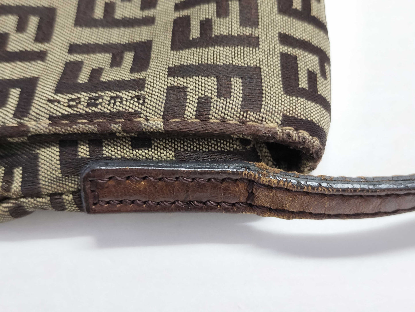 FENDI Zucchino Shoulder Bag in Mamma Bucket, Brown with Gold FF Hardware