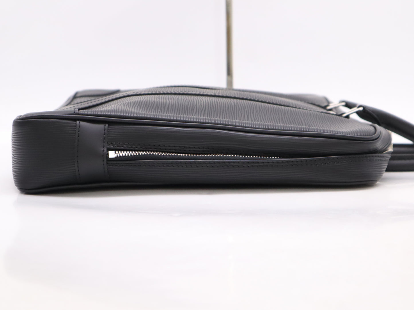 LOUIS VUITTON M54472 Epiporte Document Voyage Noir Business Bag