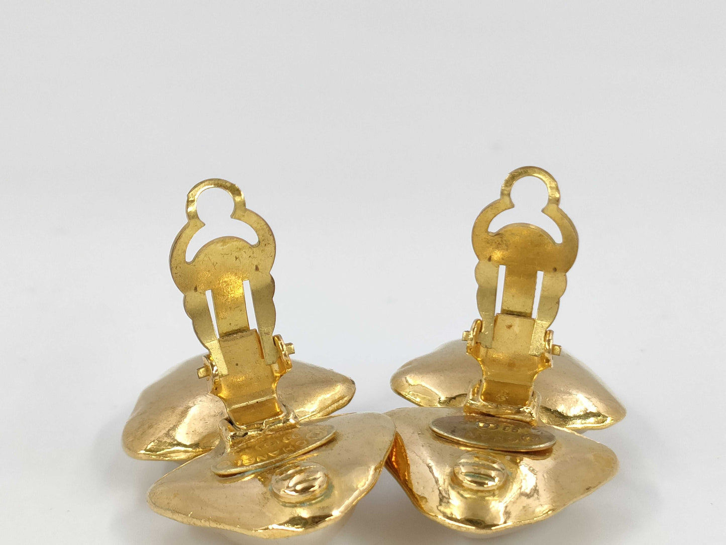 CHANEL 93P Triangle Pearl Earrings