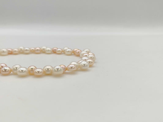 Semi-round pearl, diameter approximately 5.5-5.9mm, 18K gold, 19.8g, necklace