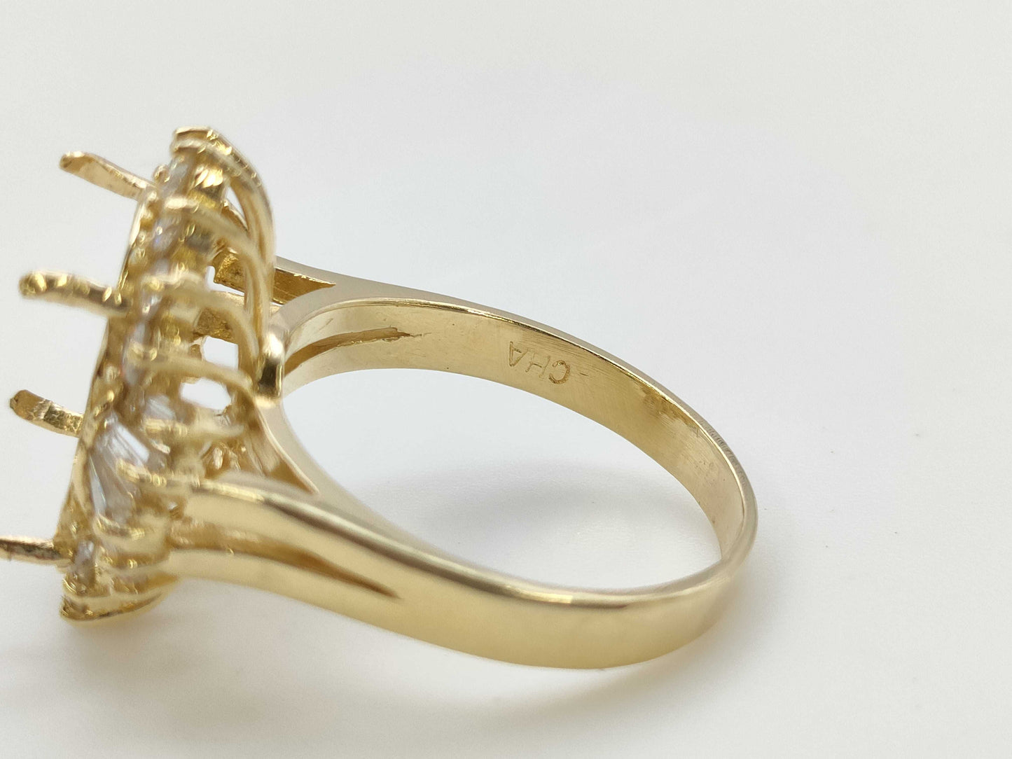 Empty Diamond 14K Gold Ring