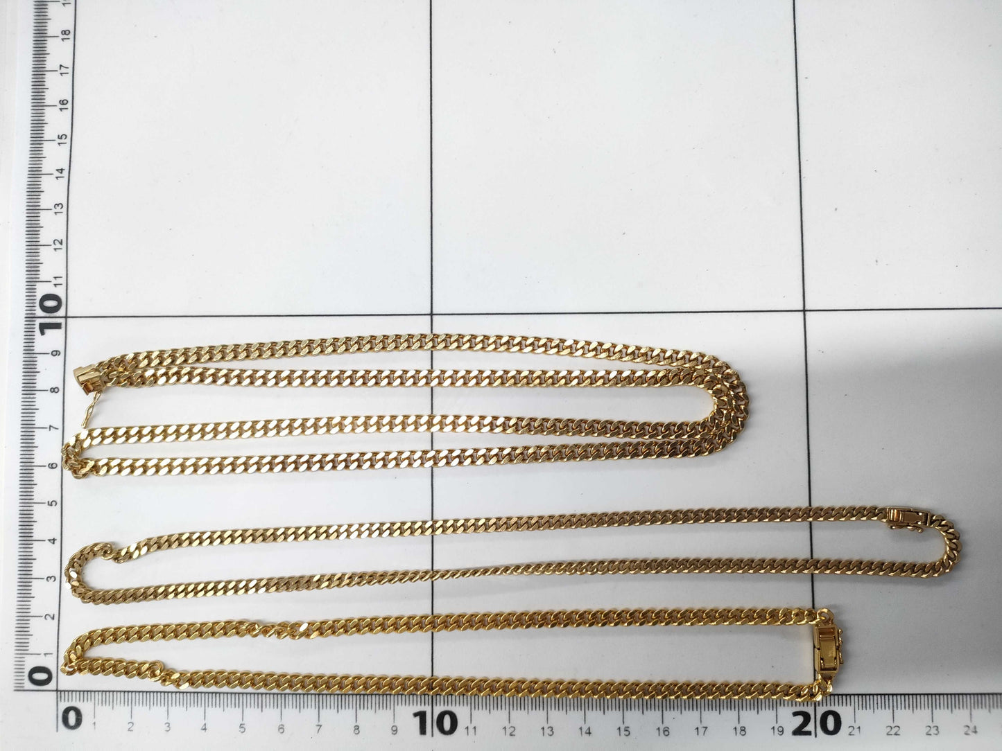 Set of 2 Curb Chain Necklaces, Double-Sided, 18K Gold, 89.0g / 18K Gold, 27.9g