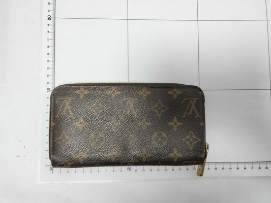 LOUIS VUITTON Monogram Zippy Wallet CA2151 Wallet