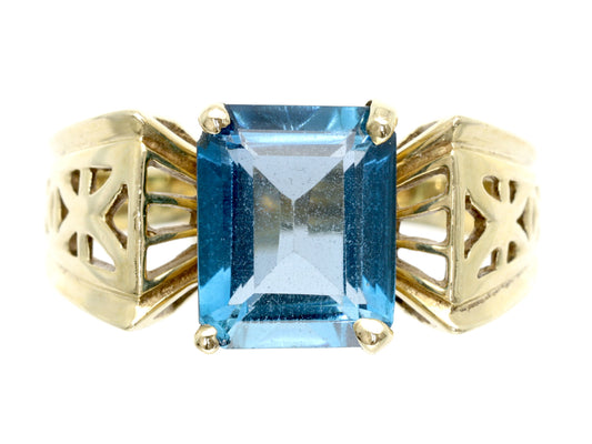 Blue Topaz K10 4.2g Ring