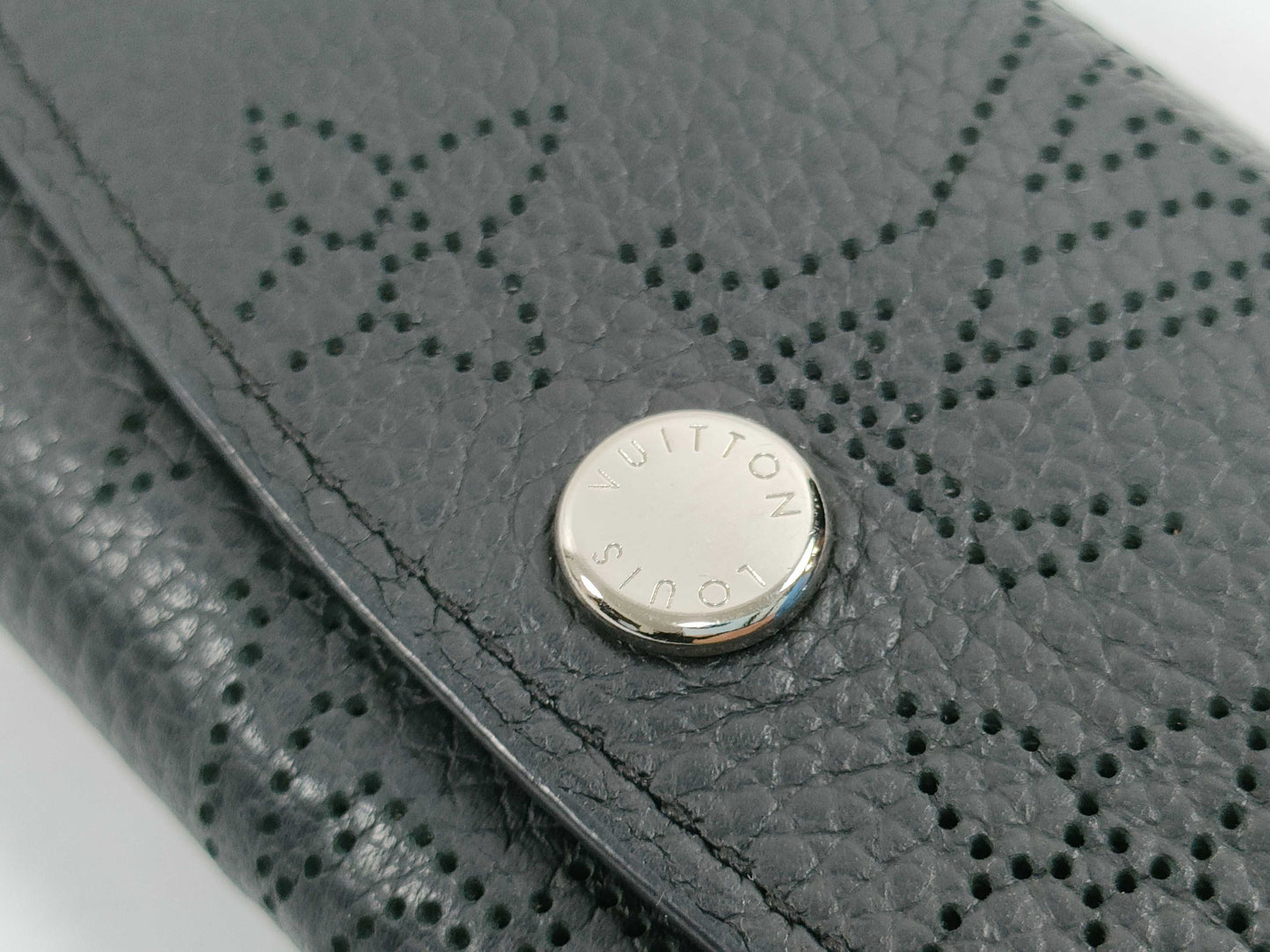 LOUIS VUITTON Mahina LOUIS VUITTON LV Mahina Multicle 4 M64054 Key Case Key Holder Key Case Key Holder