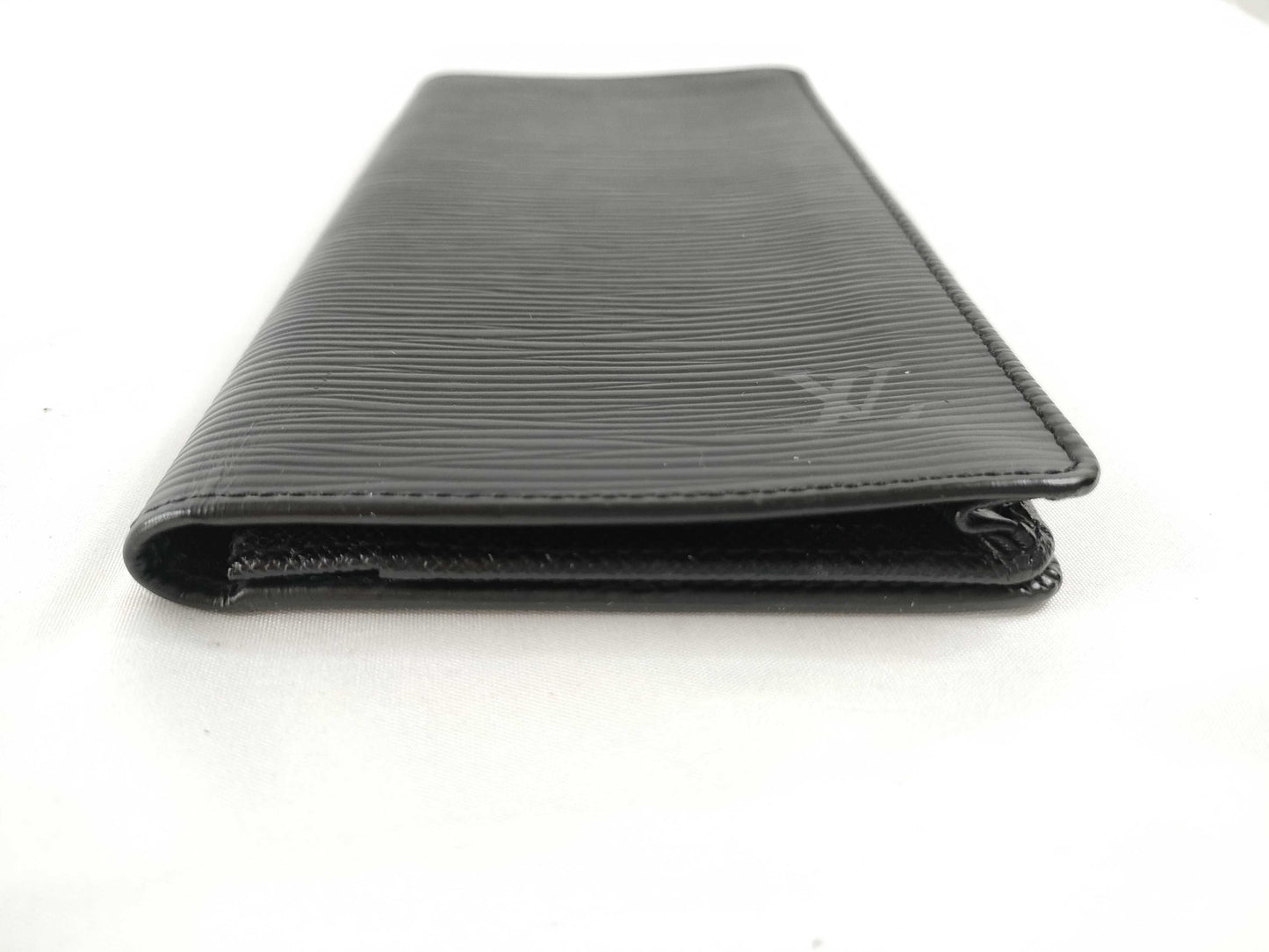 LOUIS VUITTON Epi Porte Carte Credit M63212 Wallet