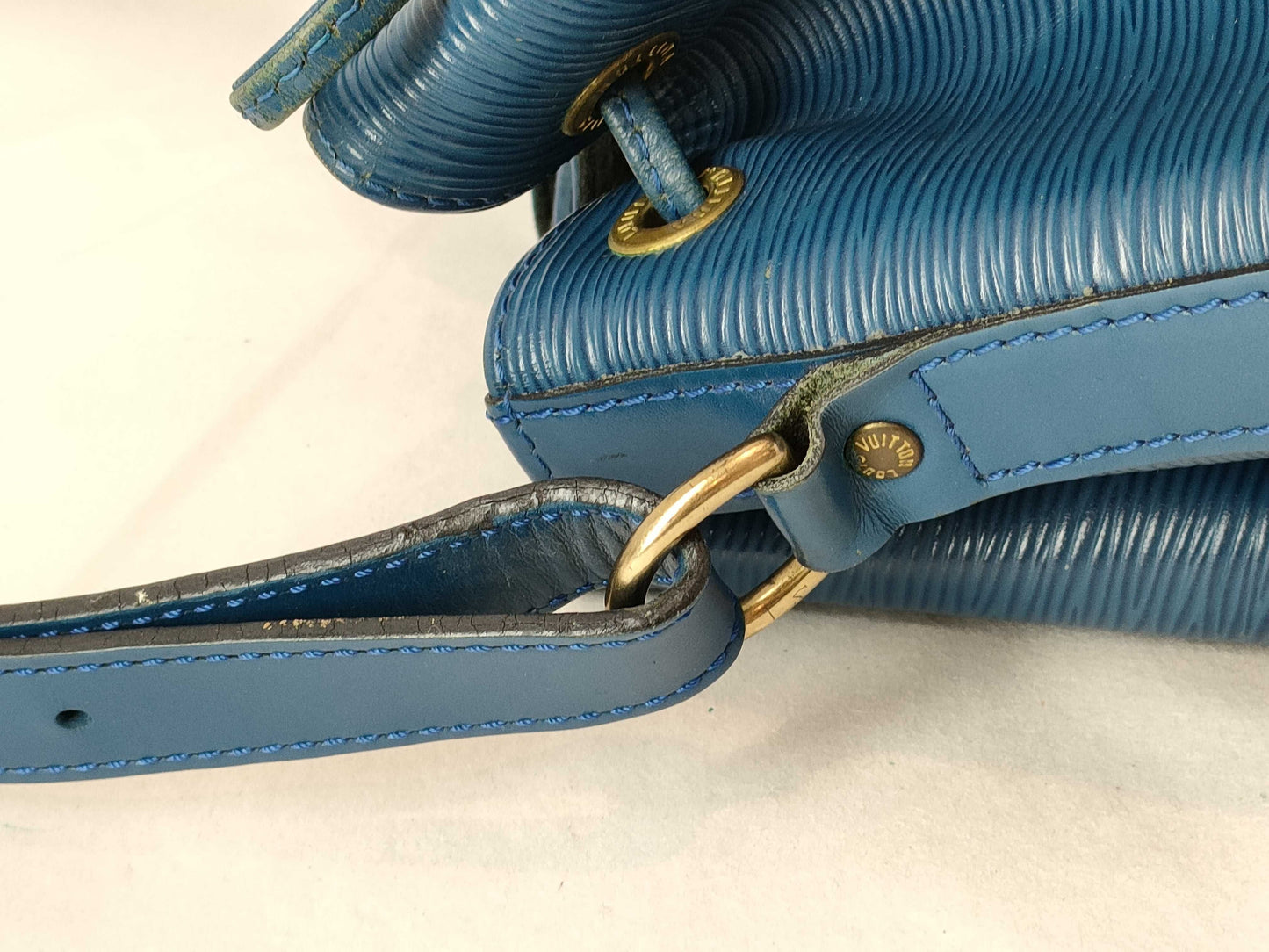 LOUIS VUITTON Epi Noe Shoulder Bag