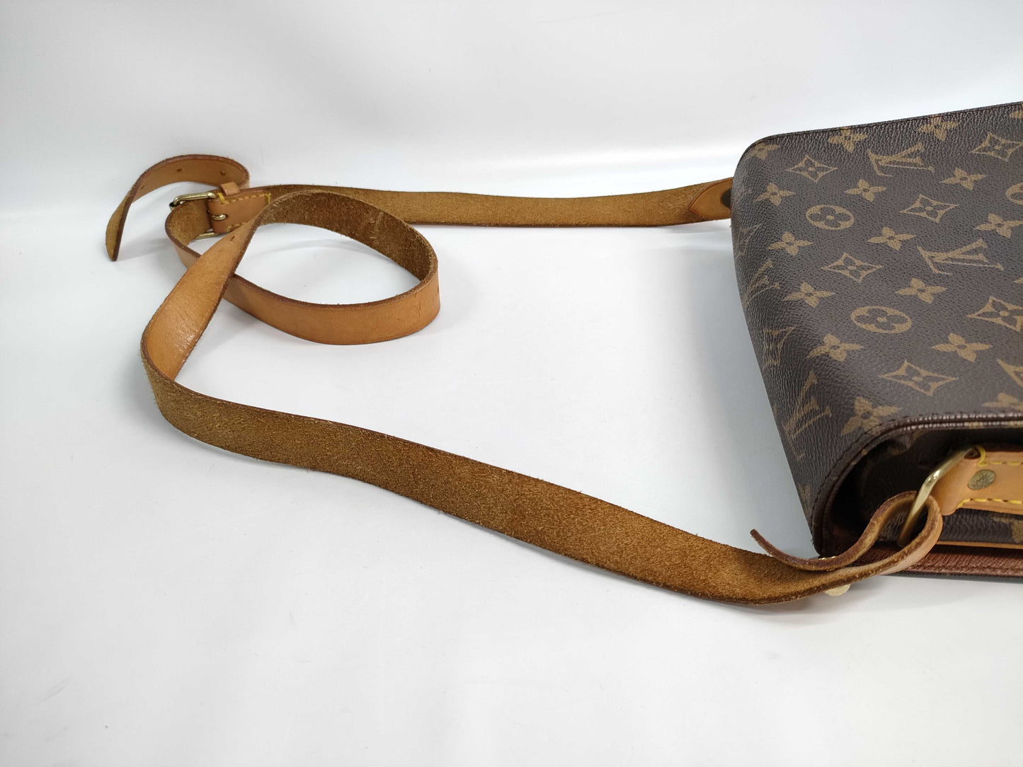 LOUIS VUITTON LV shoulder bag