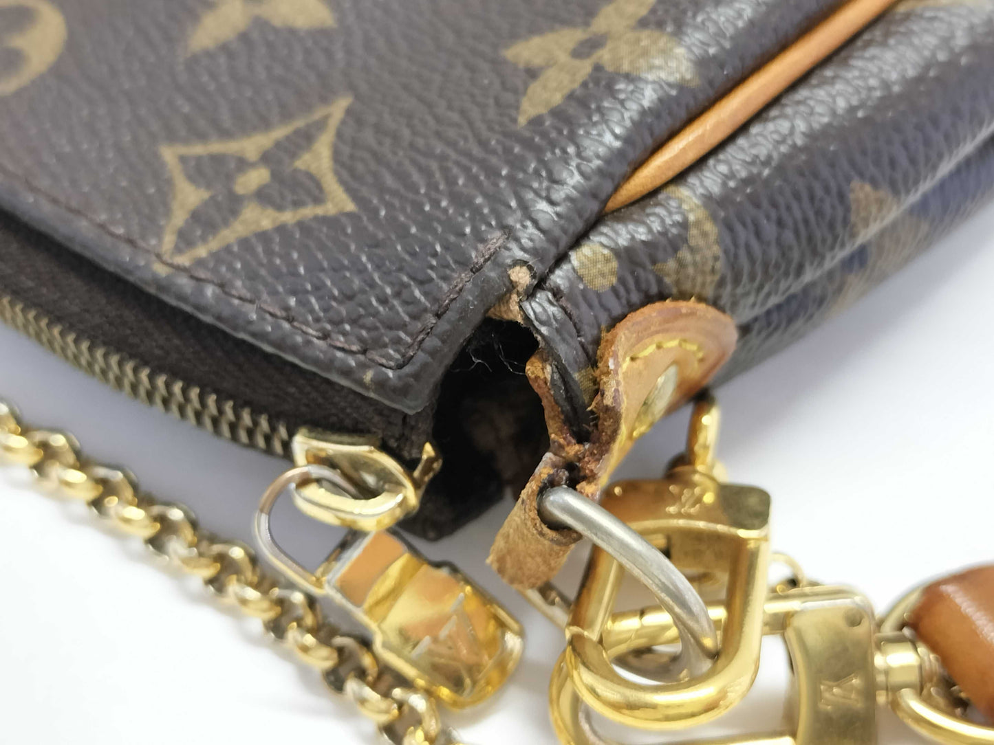 LOUIS VUITTON Monogram Eva Shoulder Bag