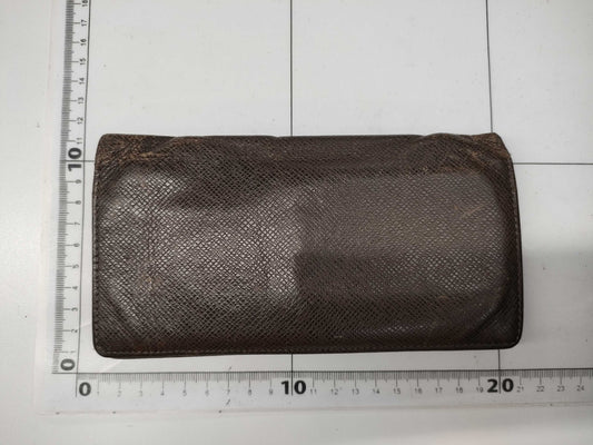 LOUIS VUITTON Brazza Taiga Wallet