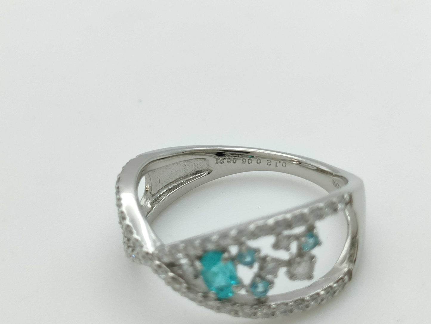 Paraiba tourmaline 0.12ct/0.05ct D0.21ct PT900 4.8g ring