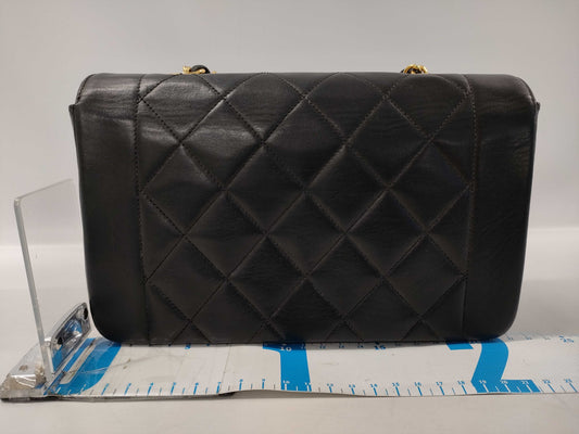CHANEL Diana 22 Chain Shoulder Bag