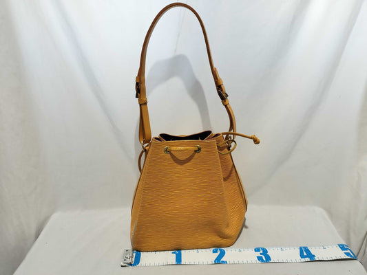 LOUIS VUITTON Epi Petit Noe Shoulder Bag