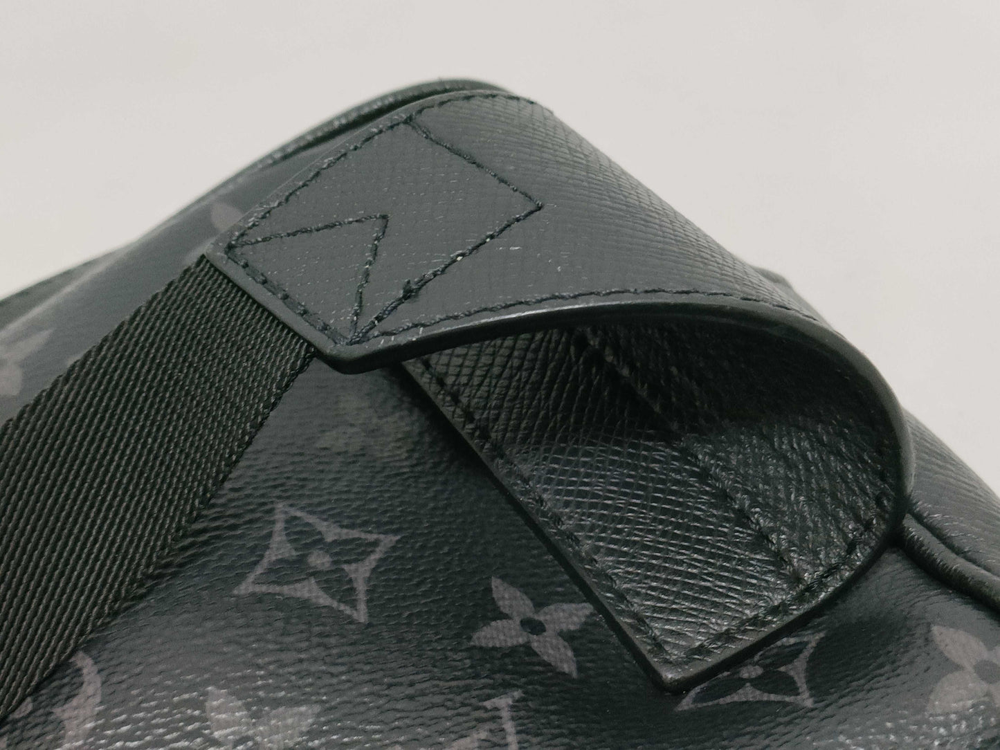 LOUIS VUITTON Taiga Bumbag Outdoor Monogram Eclipse x Taiga M30245 FO4109 Black Shoulder Bag