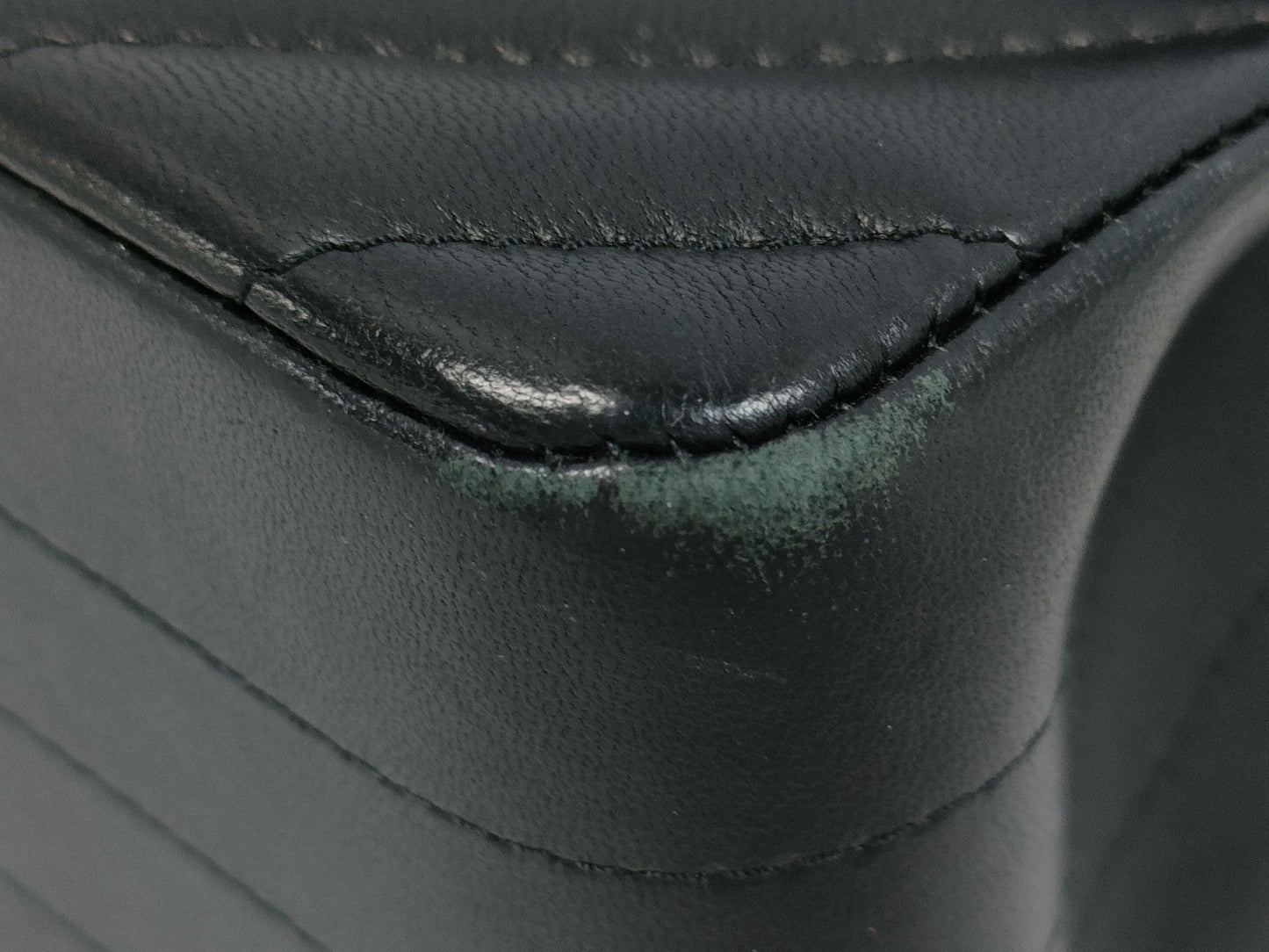 CHANEL Lambskin Chevron Single Flap V-Stitch Chain Shoulder Bag Black 29 Series Shoulder Bag