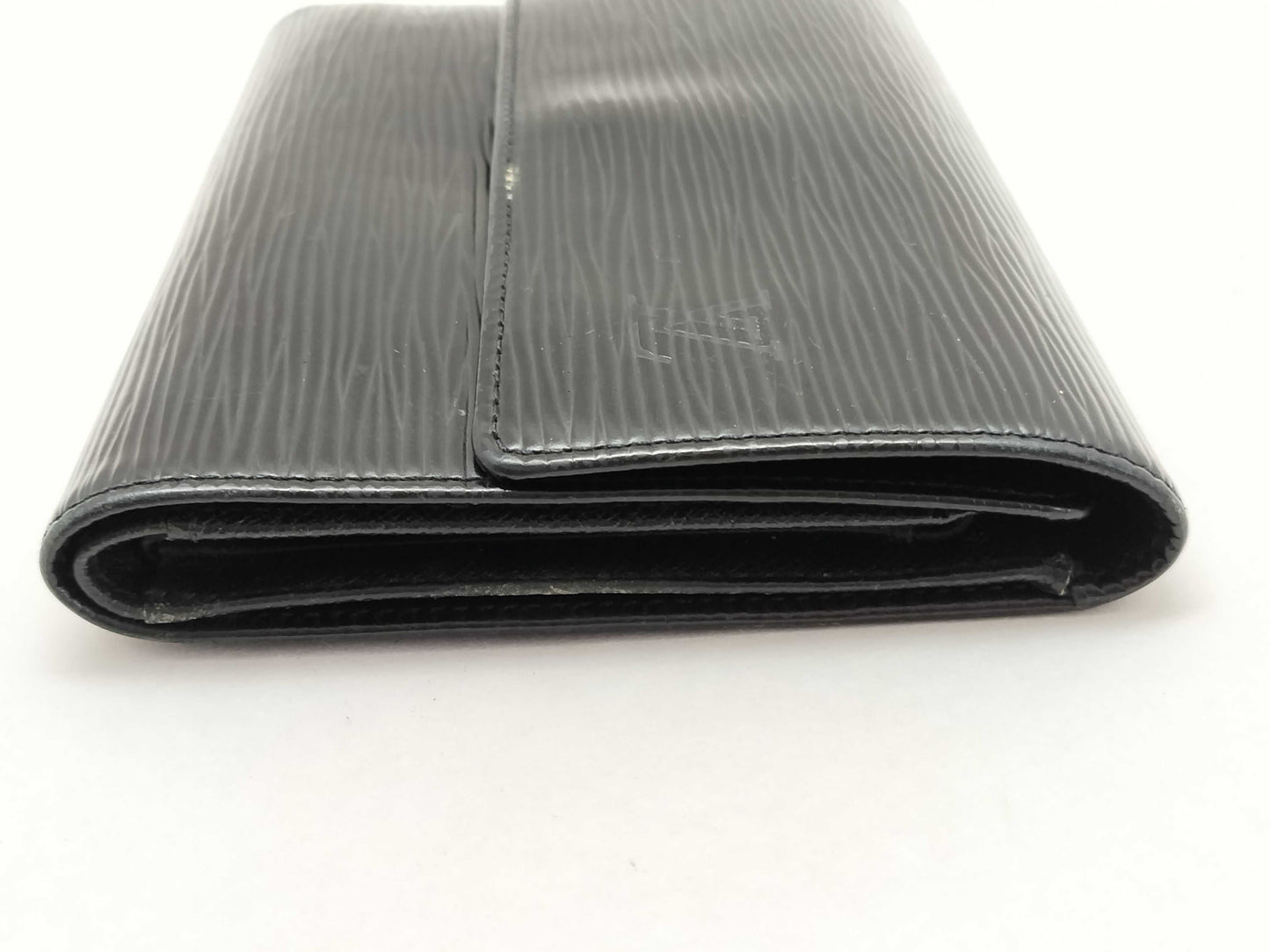 LOUIS VUITTON Epi LV Wallet