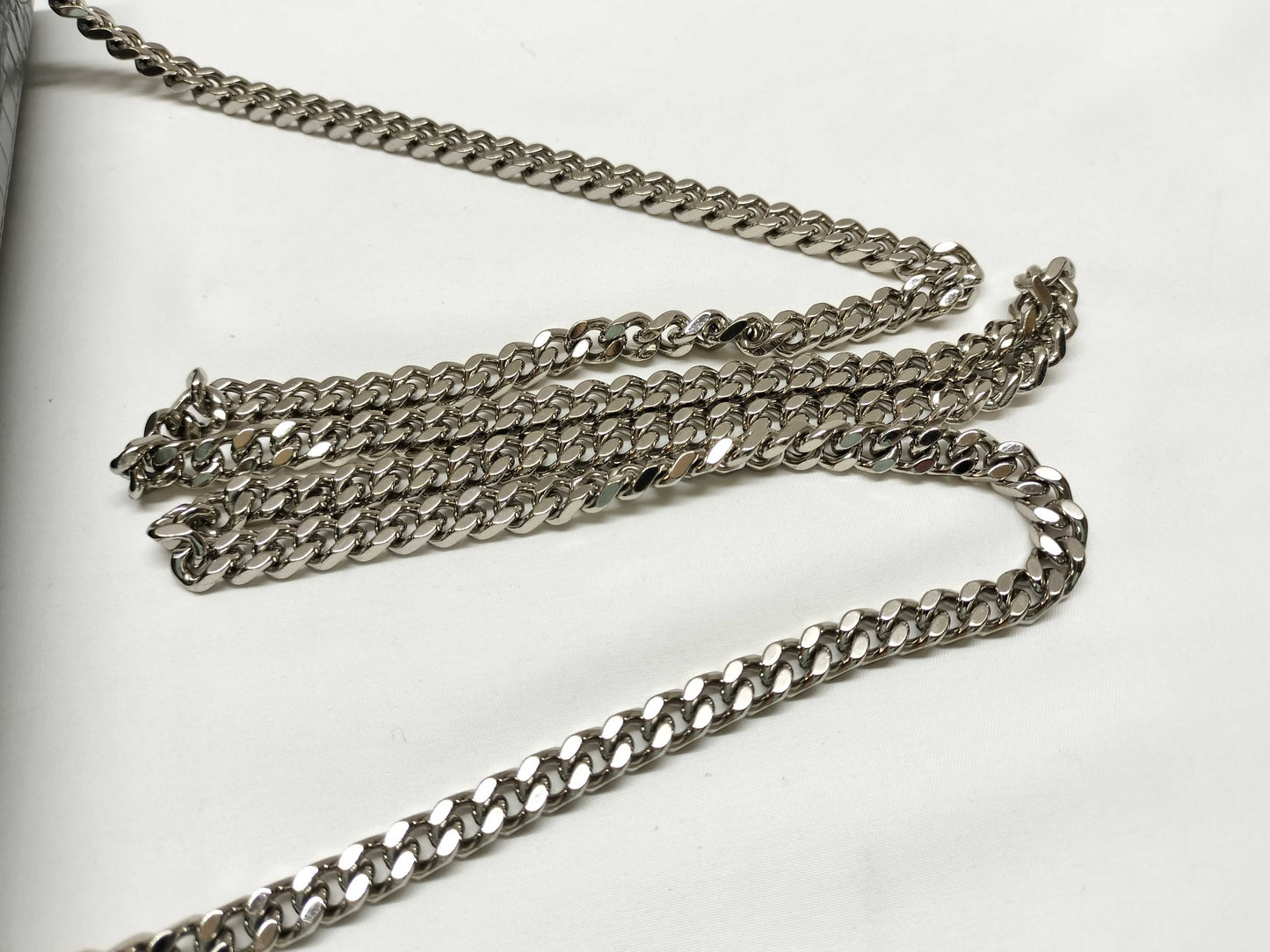 SAINT LAURENT SAINT LAURENT Kate Chain Shoulder Bag 354119 Gray Embossed Leather with Silver Hardware