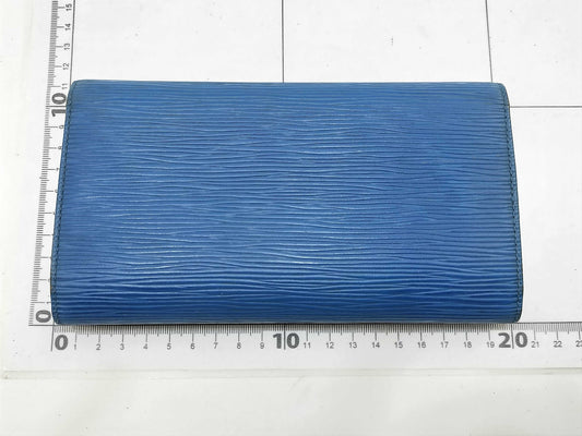 LOUIS VUITTON Epi International Wallet