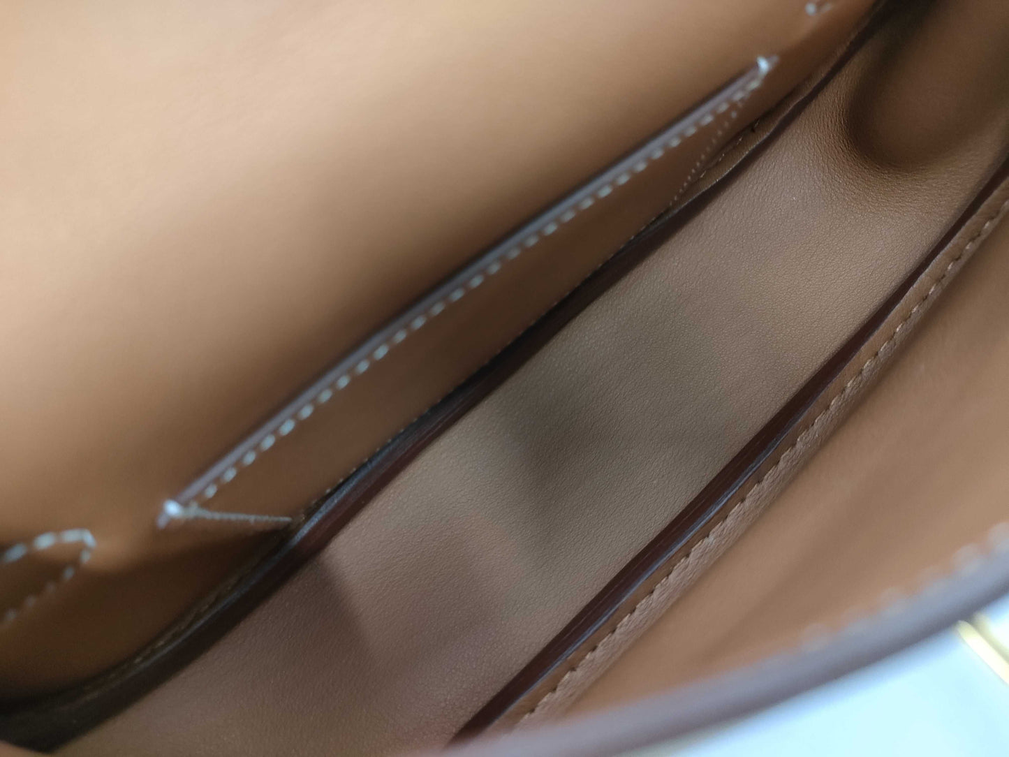 HERMES Kelly Move Swift Leather Shoulder Bag in Gold with GD Hardware and Double Stamp