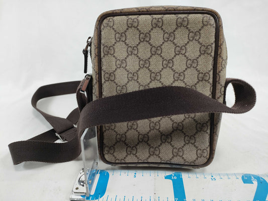 GUCCI GG Supreme Shoulder Bag