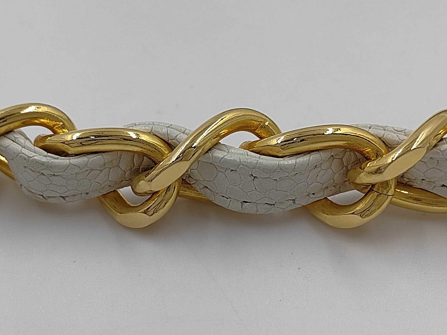 CHANEL Caviar Skin White Shoulder Bag