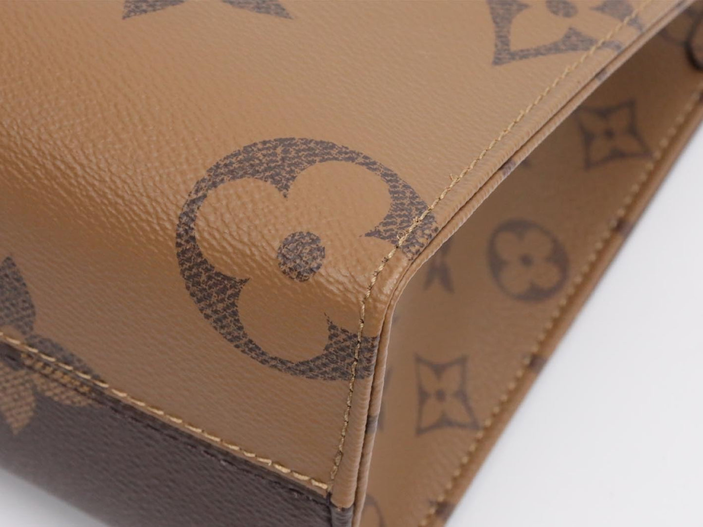 LOUIS VUITTON M46373 Monogram Giant Reverse On-the-Go PM RFID Shoulder Bag