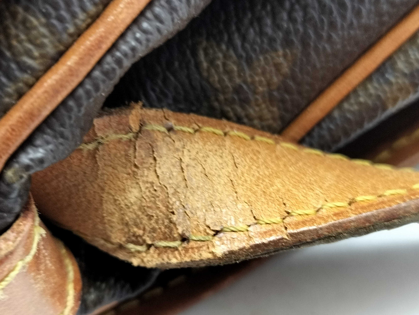 LOUIS VUITTON Monogram Monogram Saumur Messenger Bag Shoulder Bag