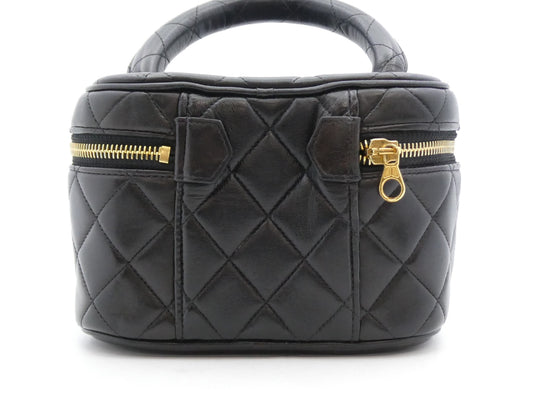 CHANEL Matrasse Leather Vanity Bag