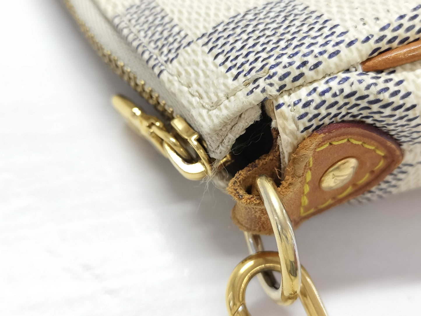 LOUIS VUITTON Damier Azul Vuitton Damier Azul Eva N55214 DU2190 White Pouch