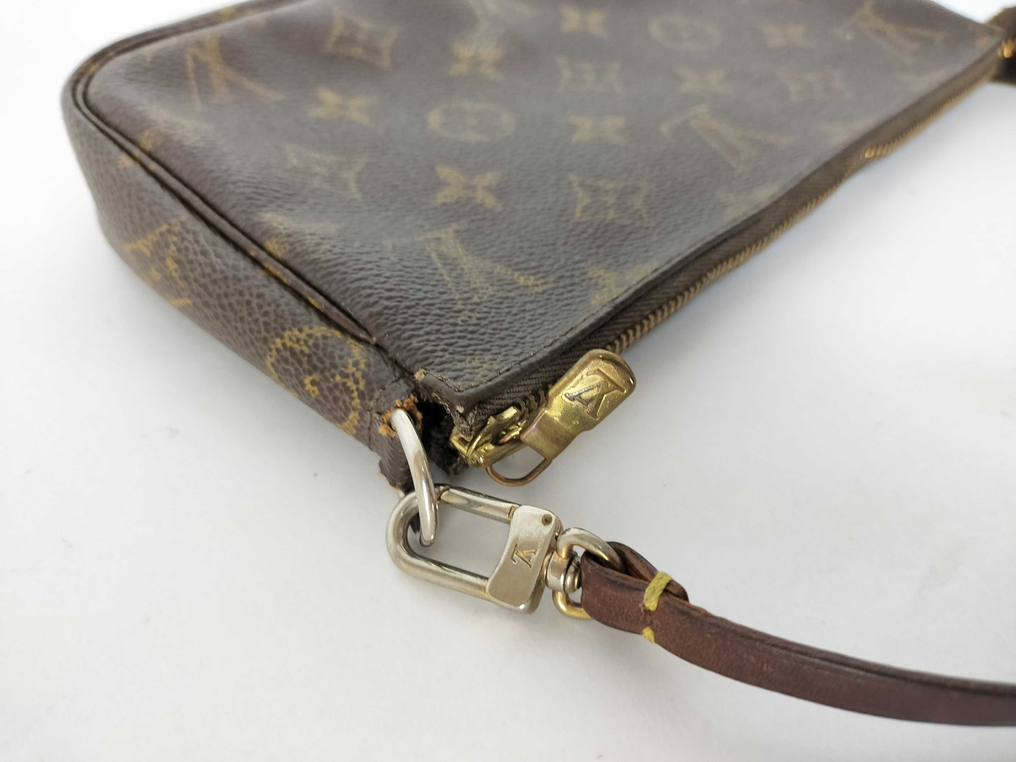 LOUIS VUITTON Monogram LOUIS VUITTON Monogram Vuitton Pochette Accessoir Pouch