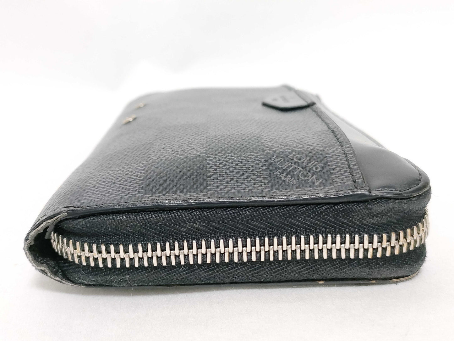 LOUIS VUITTON Damier Graffit Vuitton Zippy Dragonne Damier Graffit M60379 CA3210 Wallet