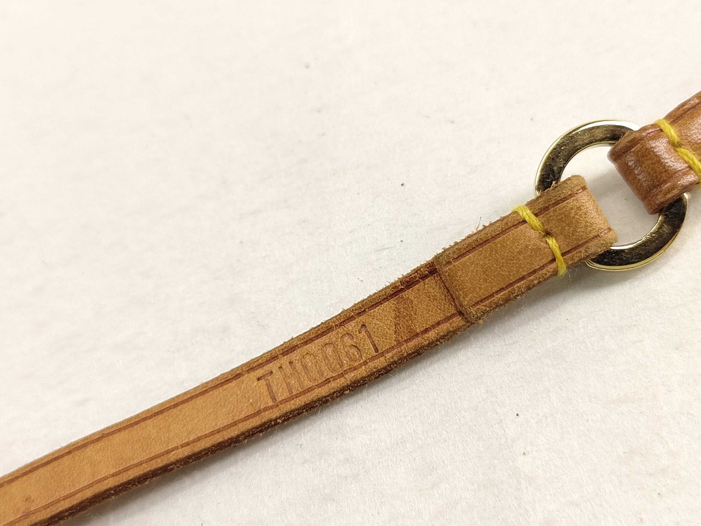 LOUIS VUITTON Collier Telephone Japon Strap