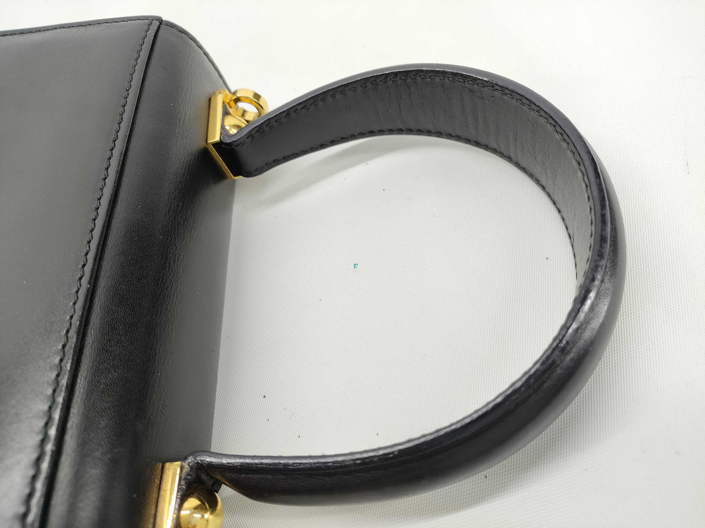 Salvatore Ferragamo Gancini Leather 2-Way Handbag Accessories: Strap Handbag